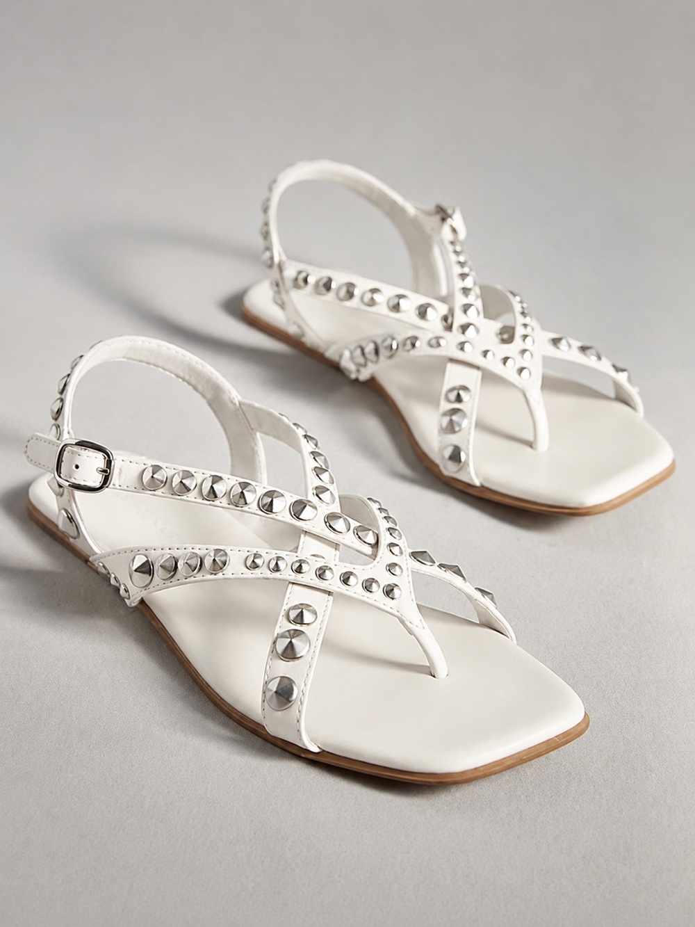 NWT Jeffrey Campbell Xanthe White Silver Studded Thong Slingback Sandals Sz 8/39